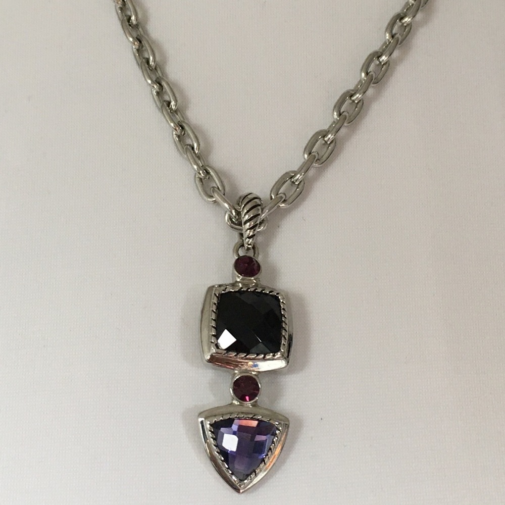 Silver tone necklace